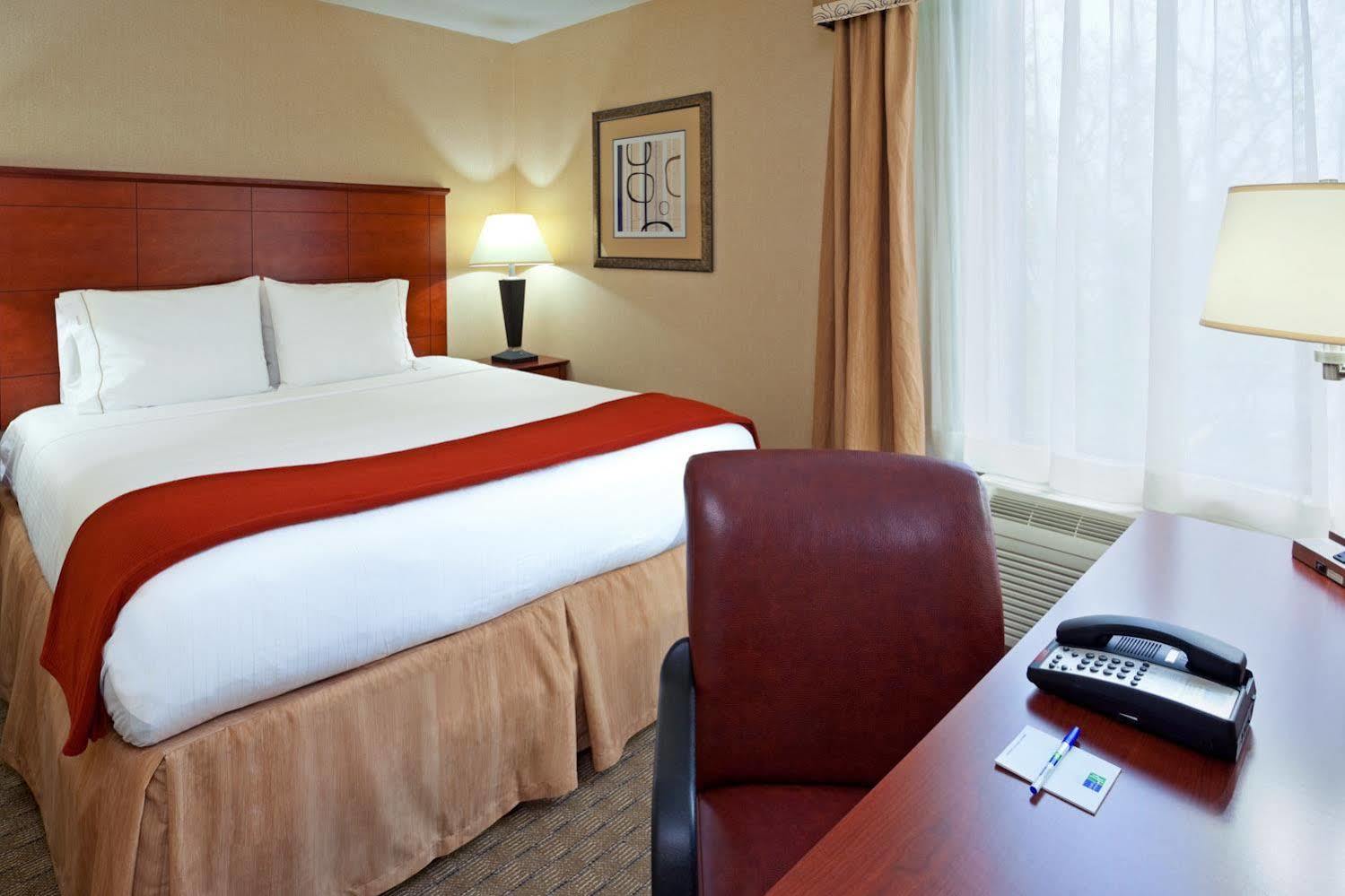 Holiday Inn Express Ramsey Mahwah By Ihg Εξωτερικό φωτογραφία